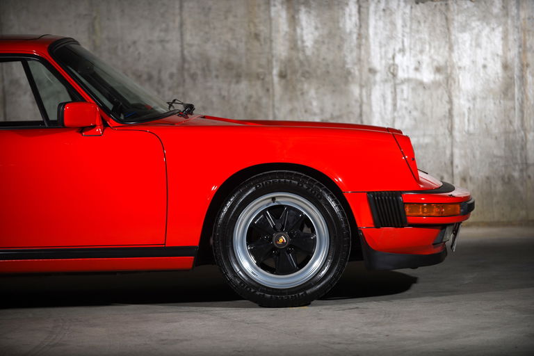 Porsche 911 Carrera 3.2 (US)
