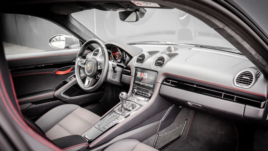 Porsche 718 Cayman T