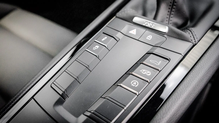 Porsche 718 Cayman T