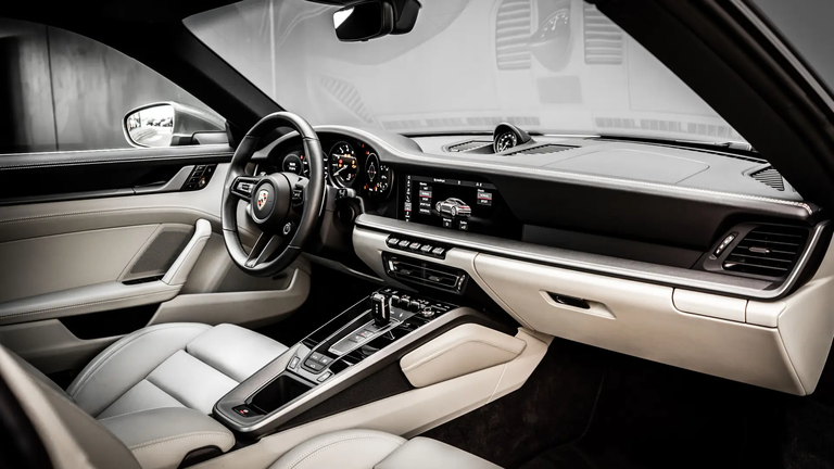 Porsche 992 Carrera 4S