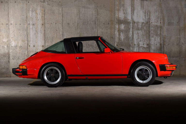 Porsche 911 Carrera 3.2 (US)