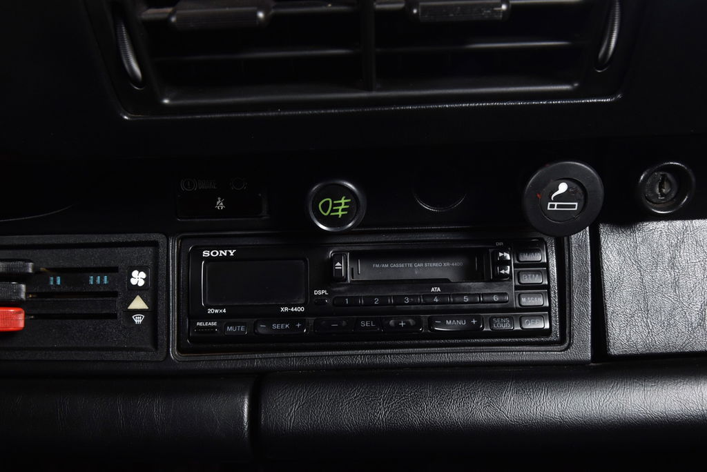 Porsche 911 Carrera 3.2 (US)