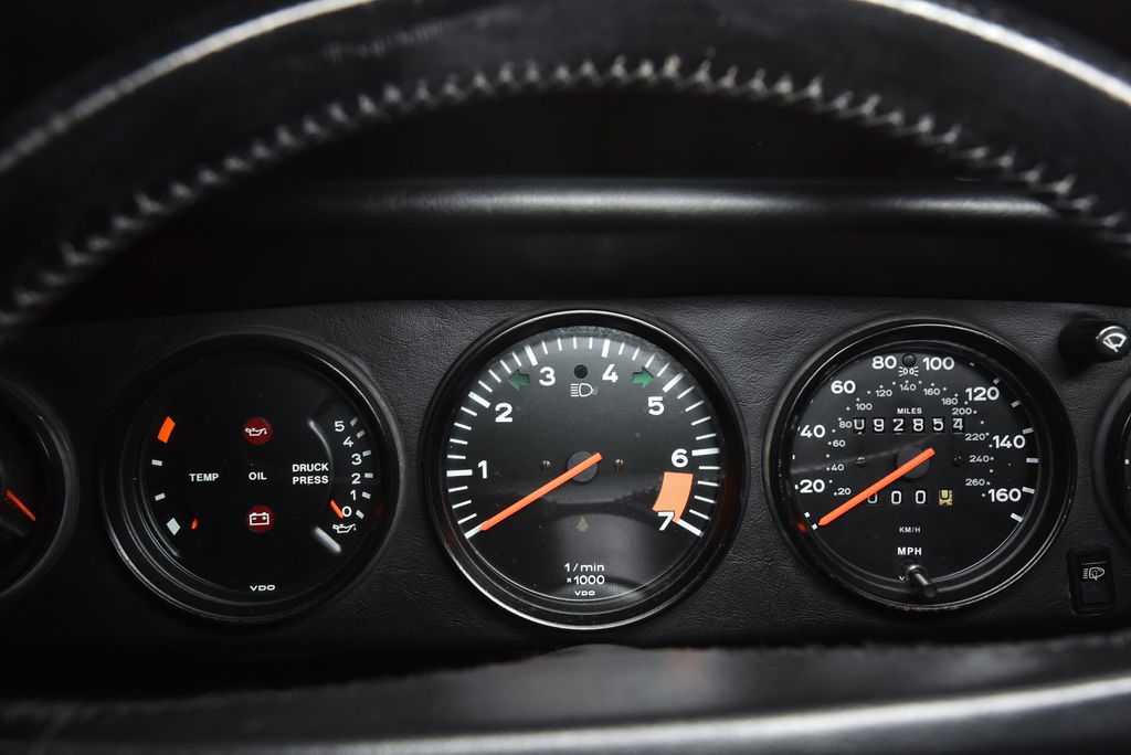 Porsche 911 Carrera 3.2 (US)