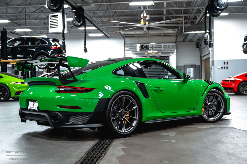 vipergrün Porsche 911 GT2 RS