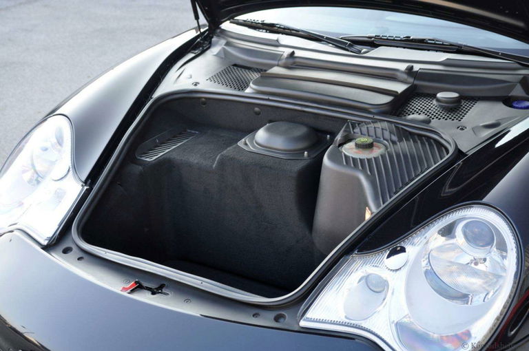 Porsche 996 Carrera 4