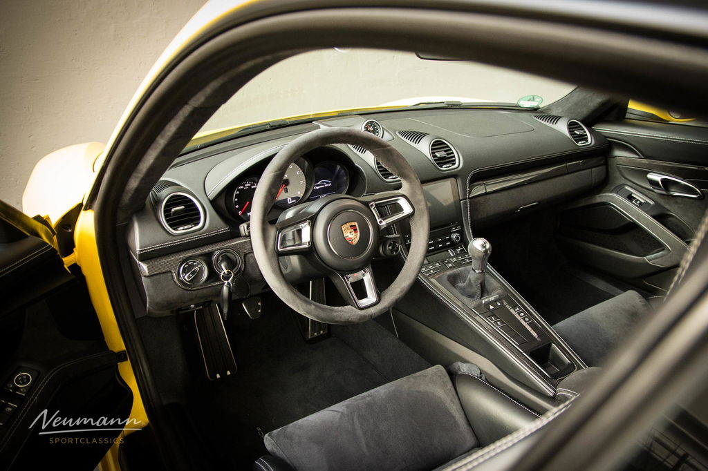 Porsche 718 Cayman GTS