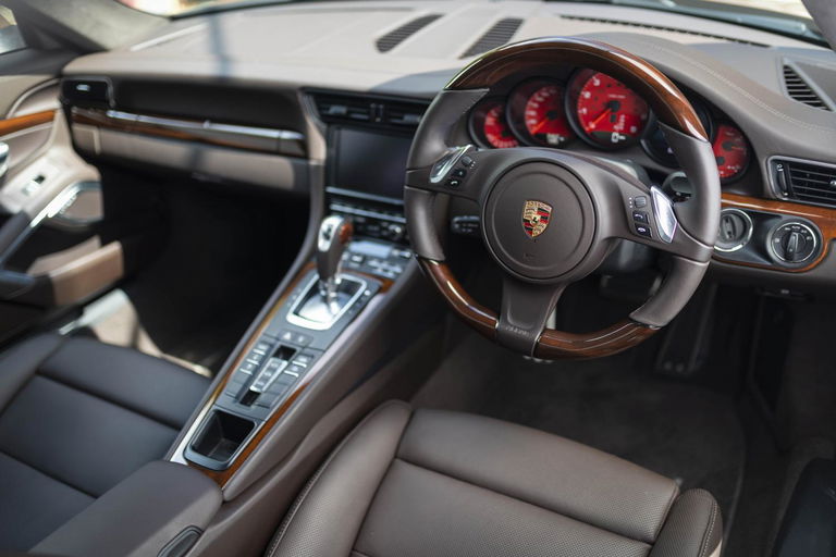 Porsche 991 Carrera 4