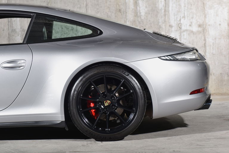 Porsche 991 Carrera GTS