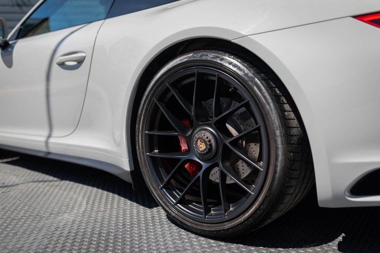 Porsche 991.2 Carrera GTS
