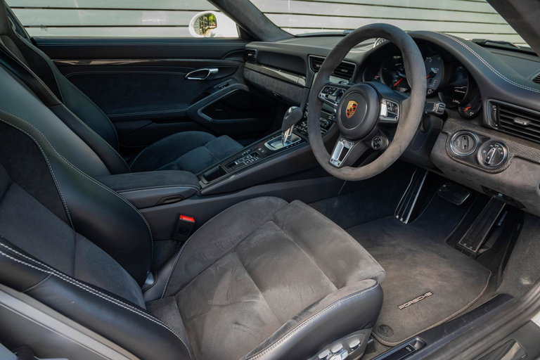 Porsche 991.2 Carrera GTS