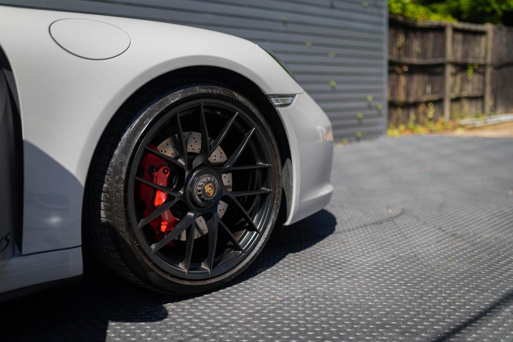 Porsche 991.2 Carrera GTS
