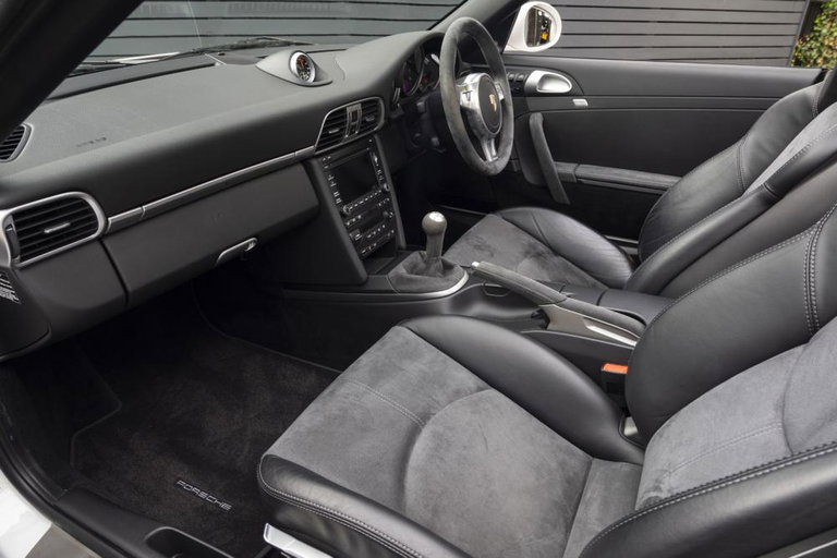 Porsche 997.2 Carrera GTS