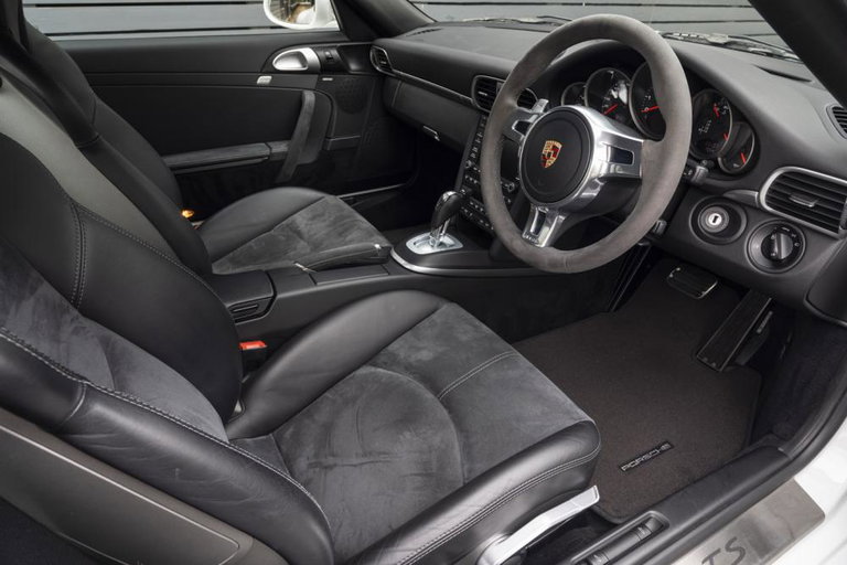Porsche 997.2 Carrera GTS