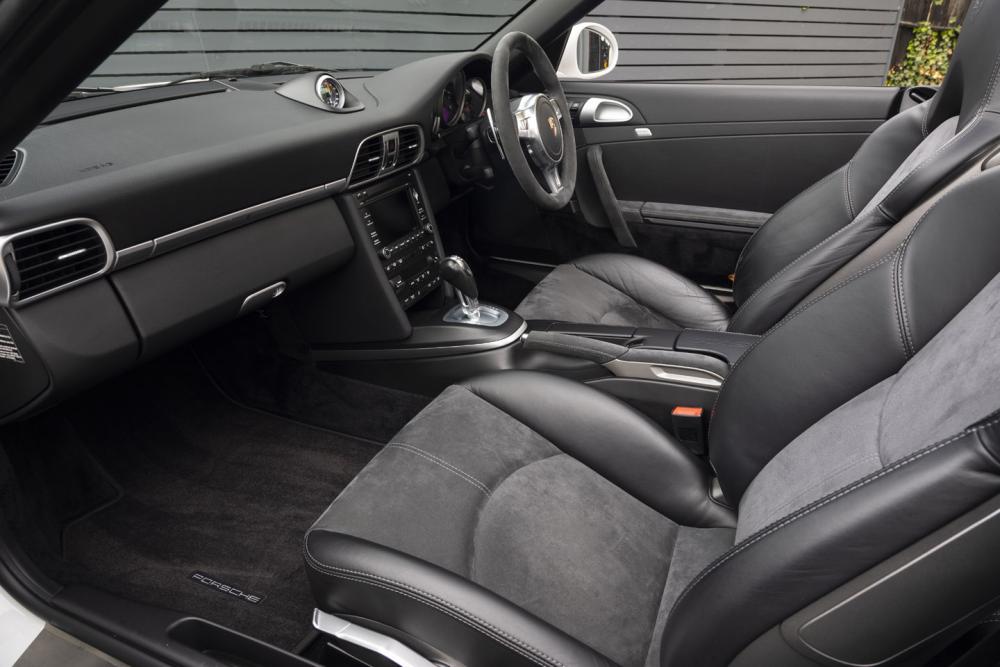 Porsche 997.2 Carrera GTS