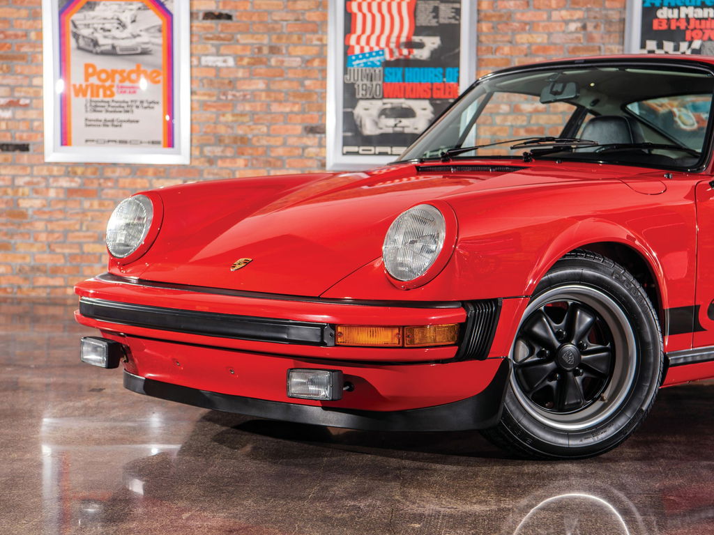 Porsche 911 Carrera (US)