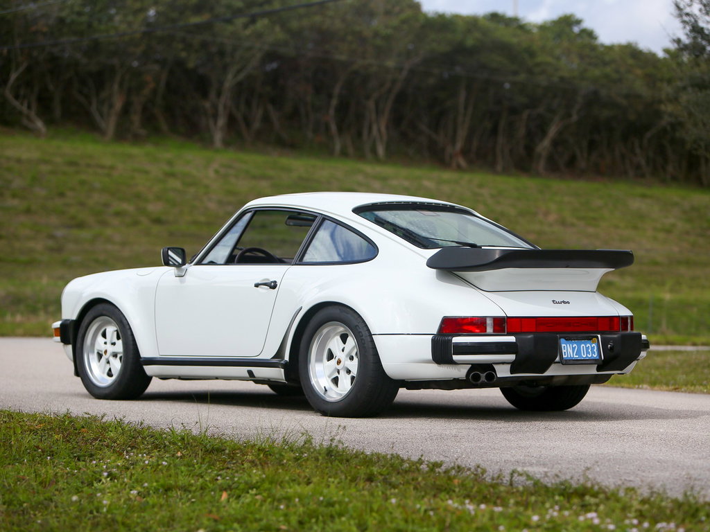 Porsche 911 Turbo 3.3 (US)