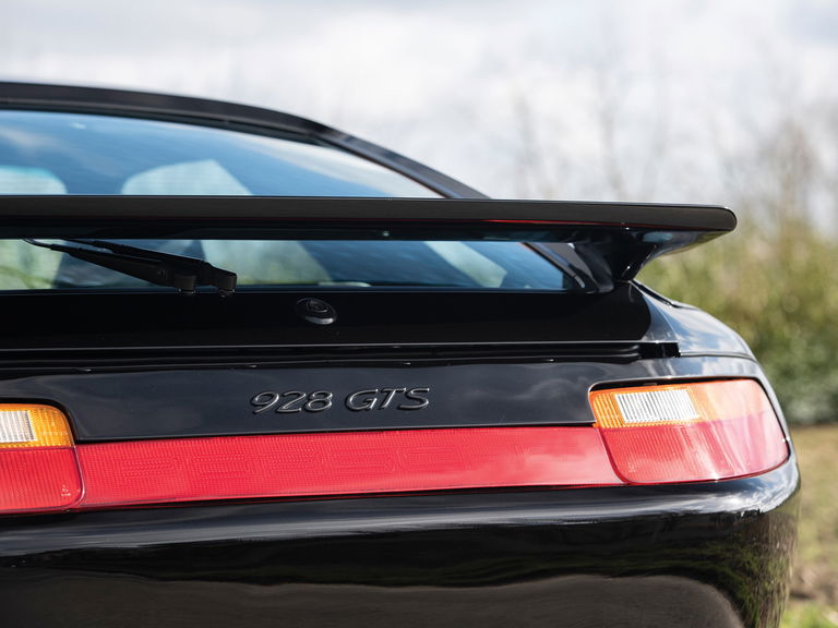 Porsche 928 GTS