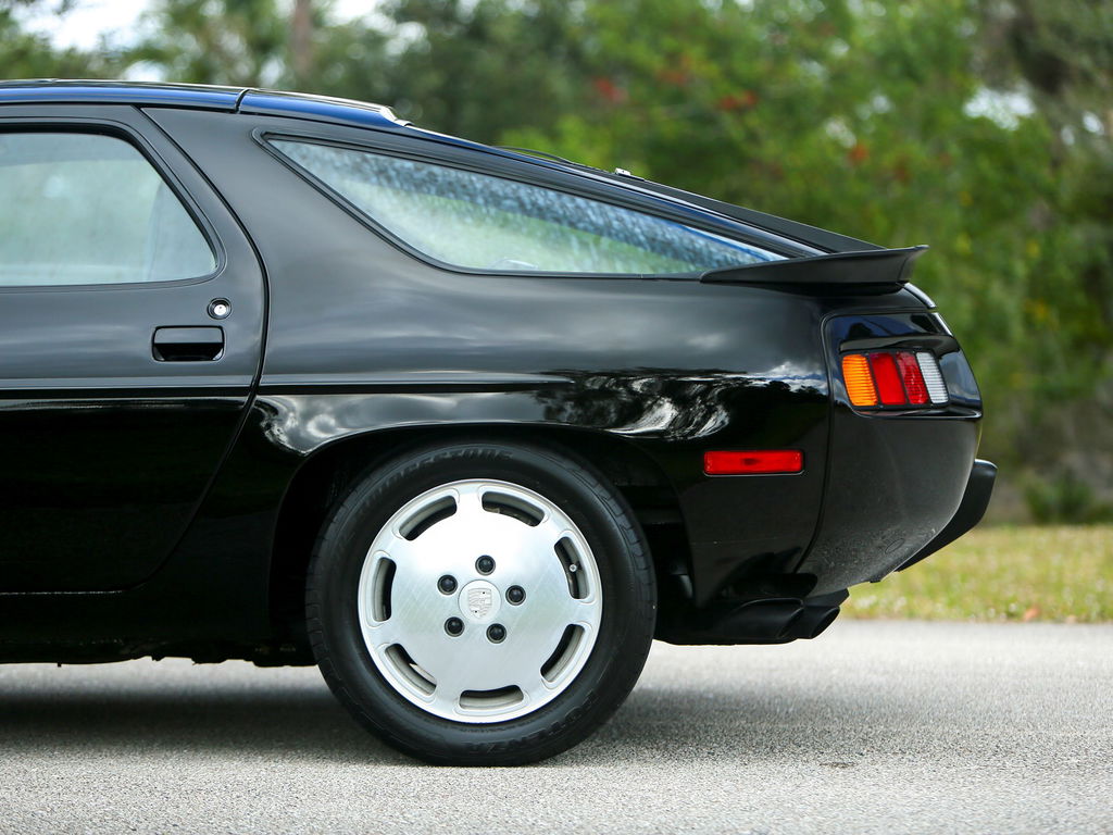 Porsche 928 S