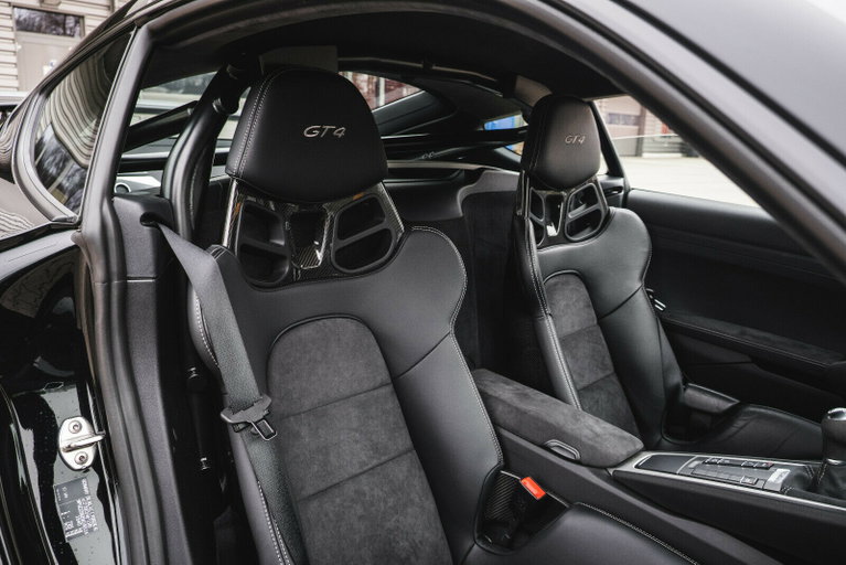 Porsche 981 Cayman GT4