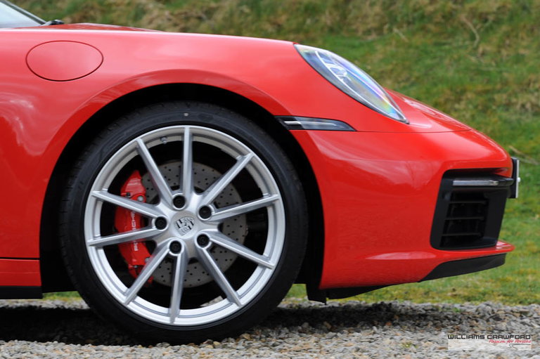 Porsche 992 Carrera
