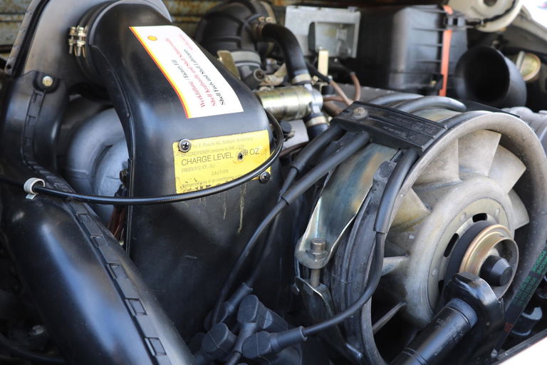 Porsche 911 Carrera 3.2 (US)