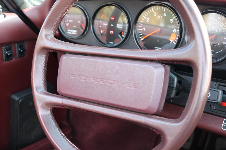 Porsche 911 Carrera 3.2 (US)