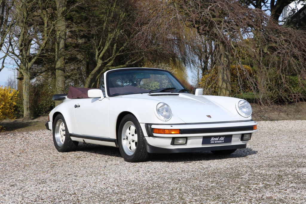 Porsche 911 Carrera 3.2 (US)