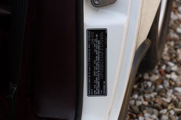 Porsche 911 Carrera 3.2 (US)