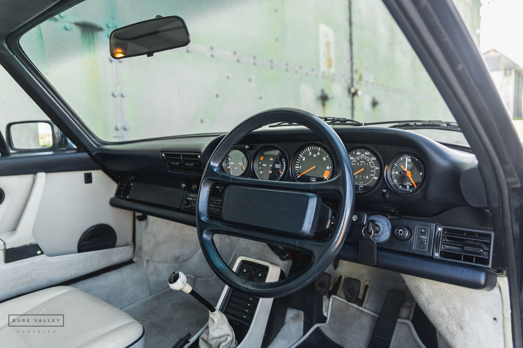 Porsche 911 Carrera 3.2