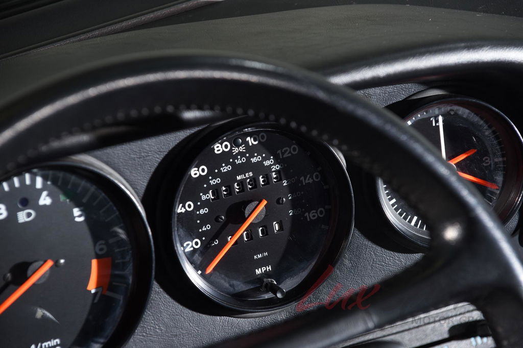 Porsche 911 Carrera 3.2 (US)