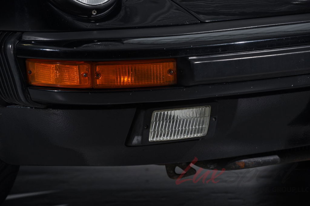 Porsche 911 Carrera 3.2 (US)