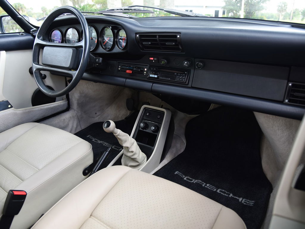 Porsche 911 Carrera 3.2 Speedster (US)