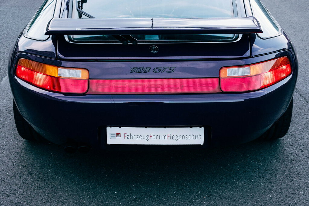 Porsche 928 GTS