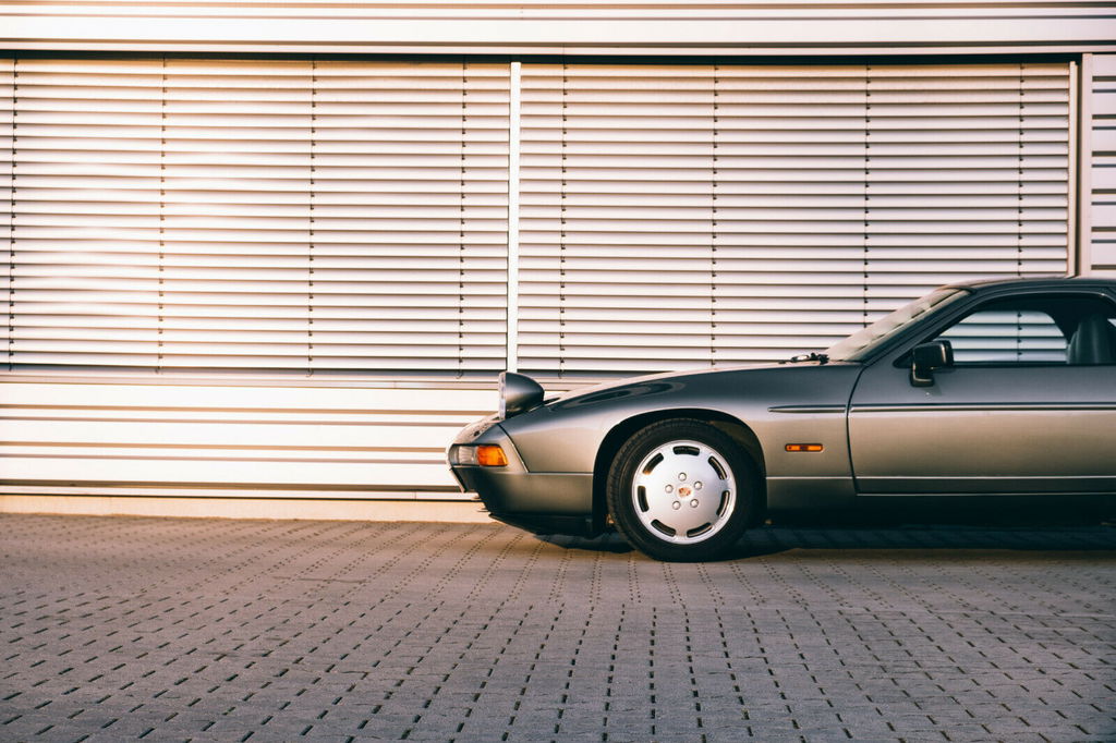 Porsche 928 S4