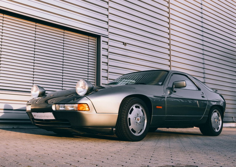 Porsche 928 S4