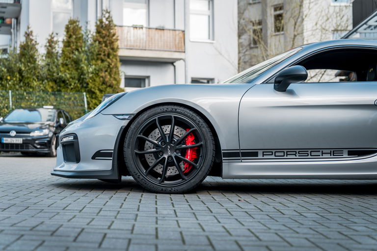 Porsche 981 Cayman GT4