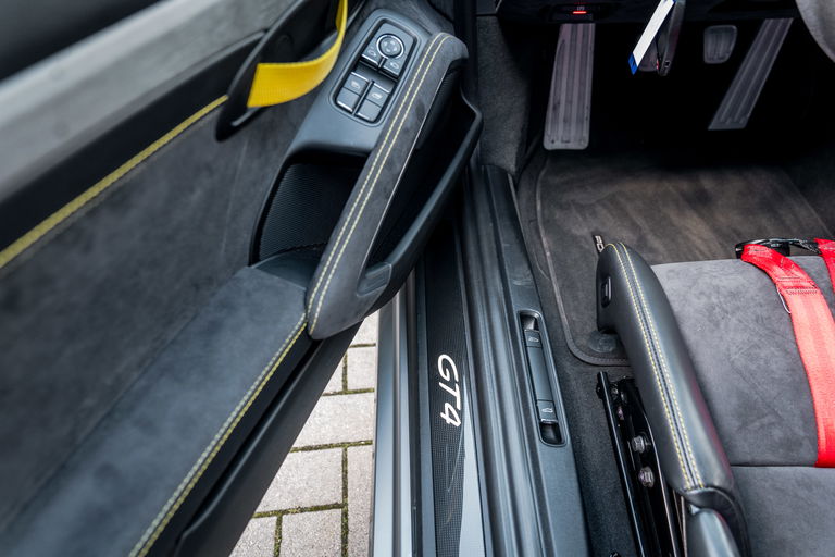 Porsche 981 Cayman GT4