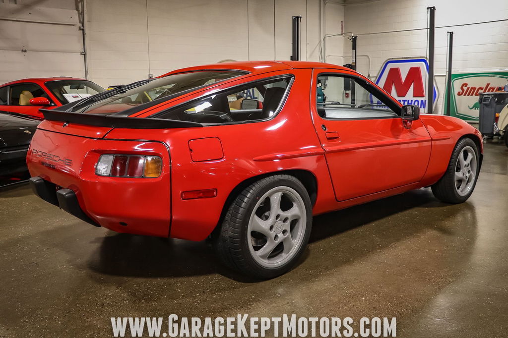 Porsche 928 S