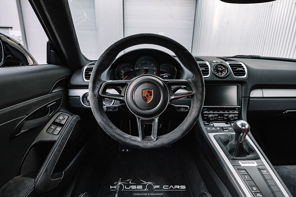 Porsche 981 Cayman GT4