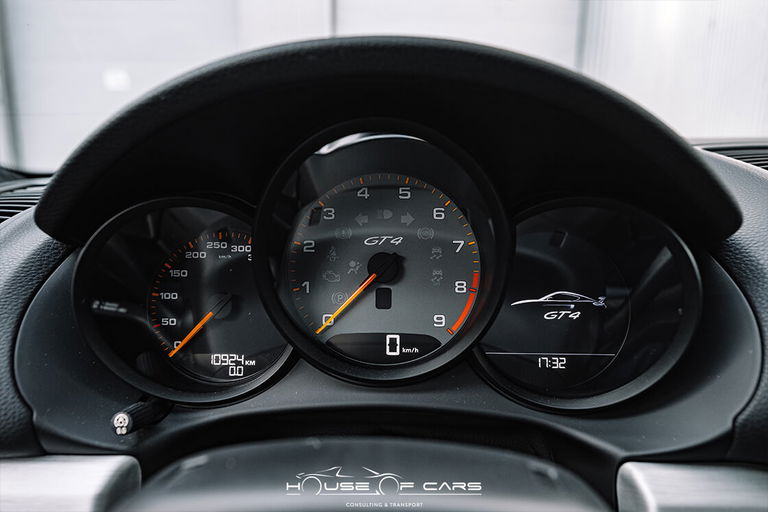 Porsche 981 Cayman GT4