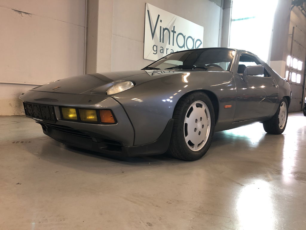 Porsche 928 S