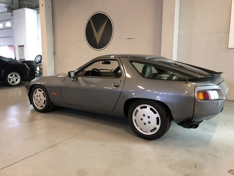 Porsche 928 S