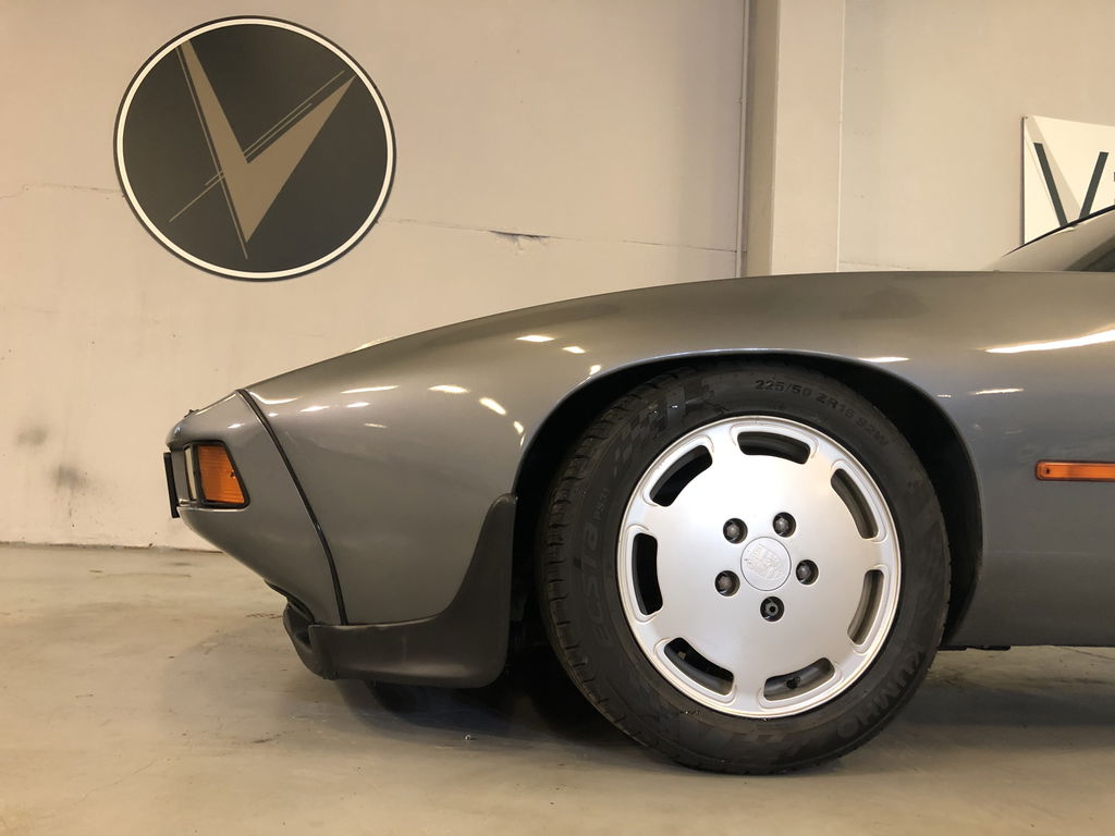 Porsche 928 S