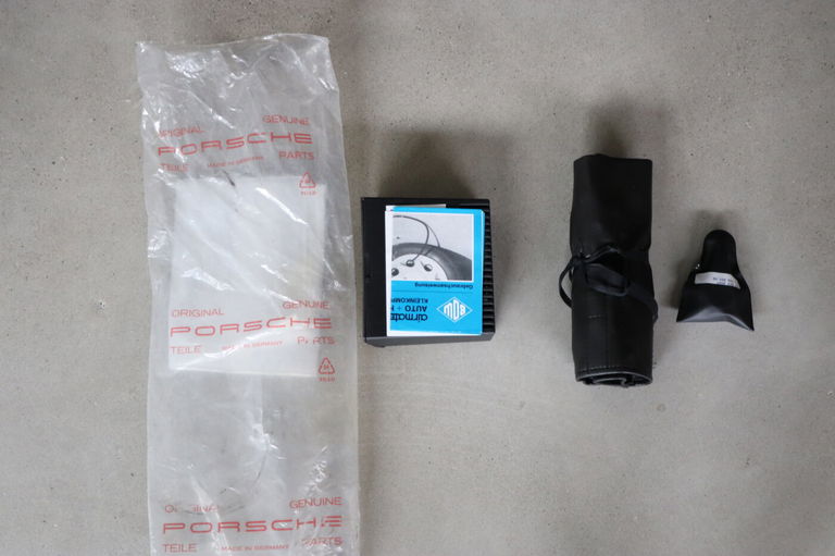 Porsche 964 Carrera 2 Speedster