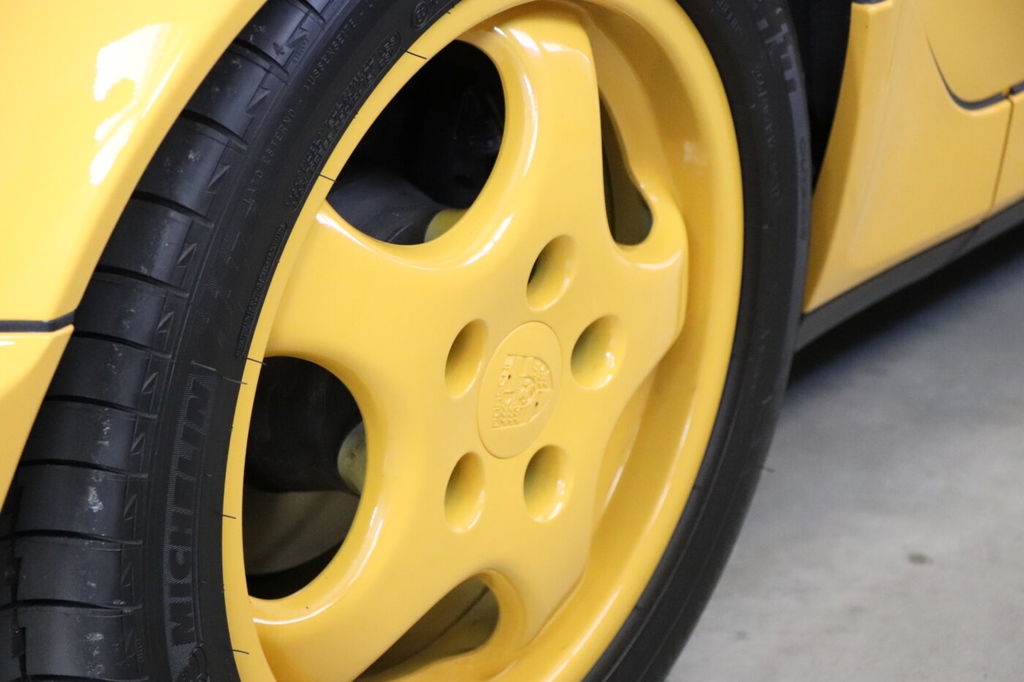 Porsche 964 Carrera 2 Speedster