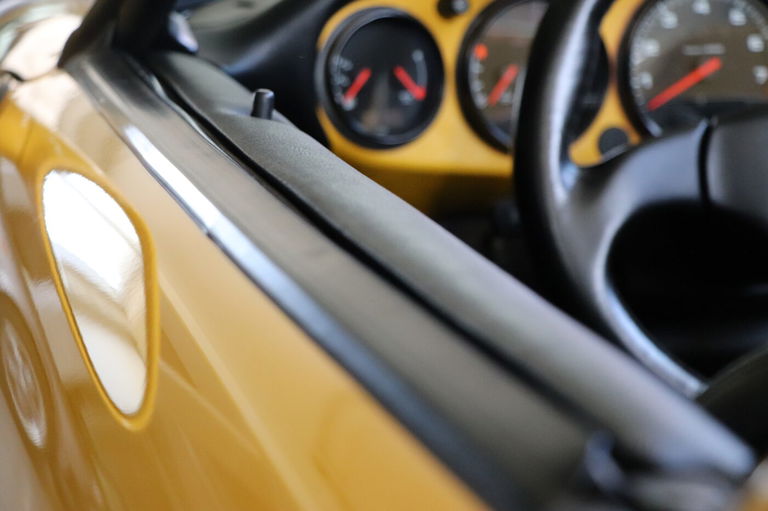 Porsche 964 Carrera 2 Speedster