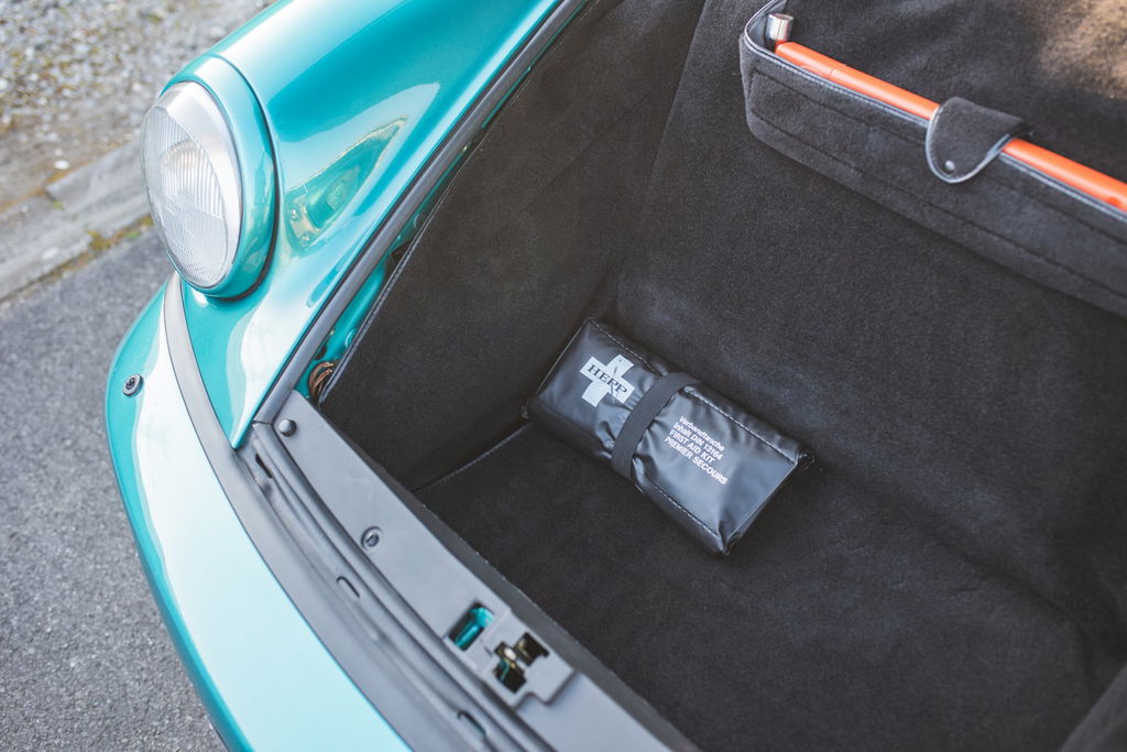 Porsche 964 Carrera 2 Speedster