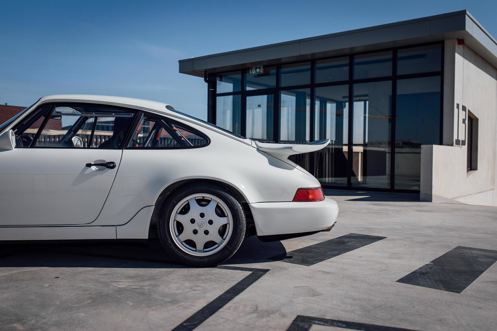 Porsche 964 Carrera 4 Lightweight