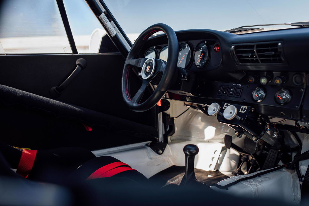 Porsche 964 Carrera 4 Lightweight