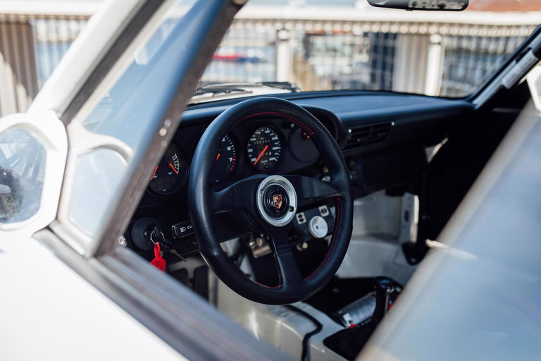 Porsche 964 Carrera 4 Lightweight